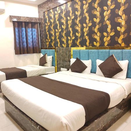 אחמדאבאד Hotel Bhavya Residency מראה חיצוני תמונה