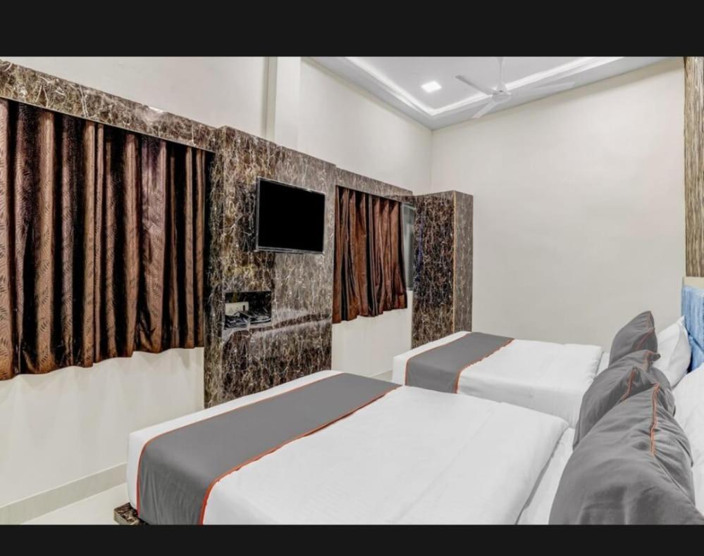 אחמדאבאד Hotel Bhavya Residency מראה חיצוני תמונה