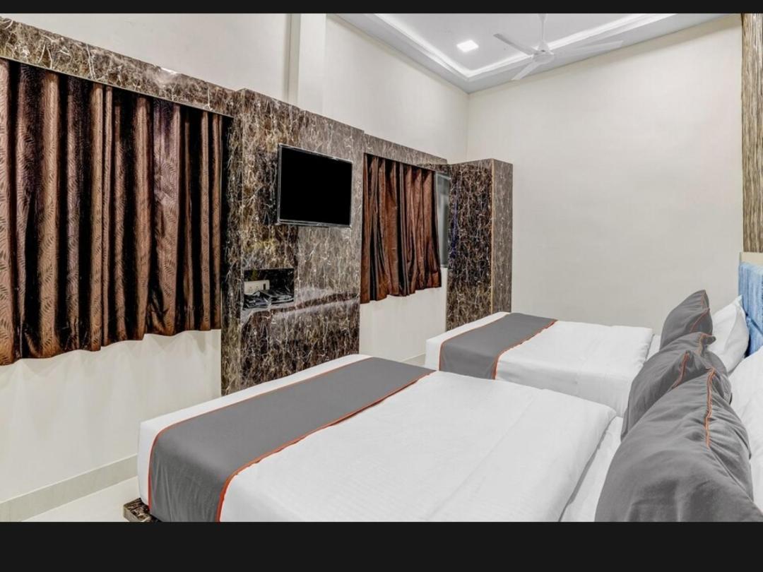 אחמדאבאד Hotel Bhavya Residency מראה חיצוני תמונה