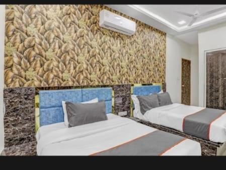 אחמדאבאד Hotel Bhavya Residency חדר תמונה